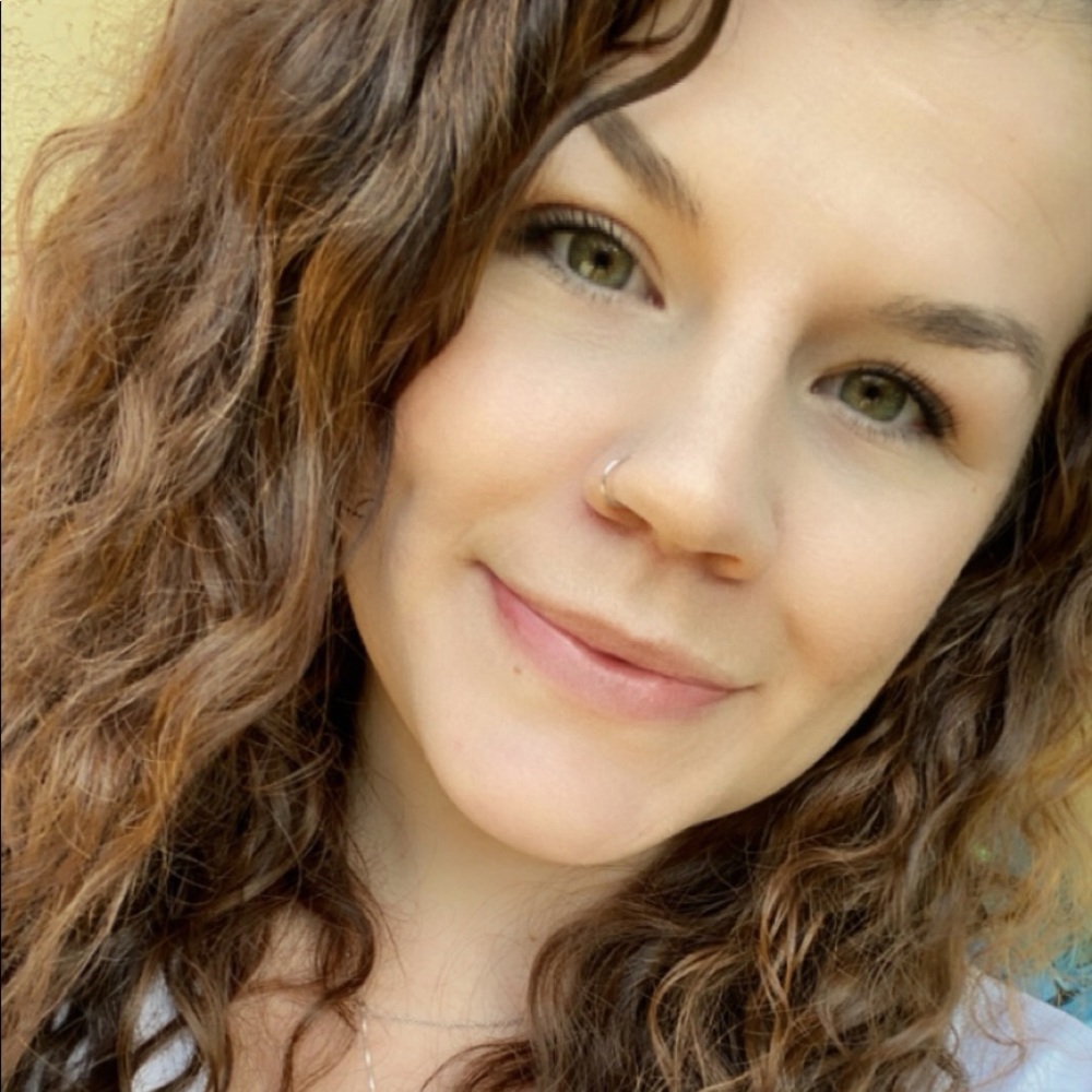 Meet your Posher, Olivia